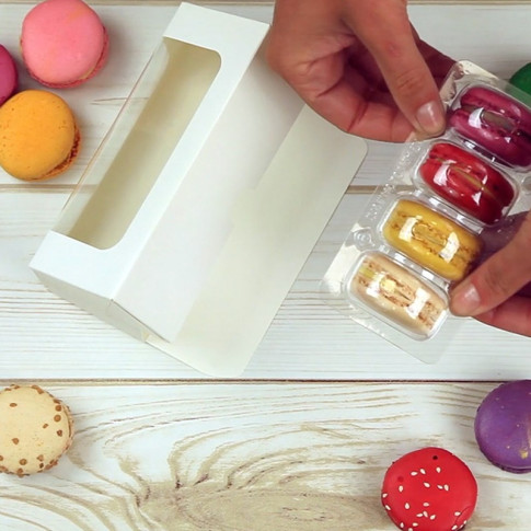 Boite carton à fenêtre pour éclair ou macaron  150x60mm H50mm