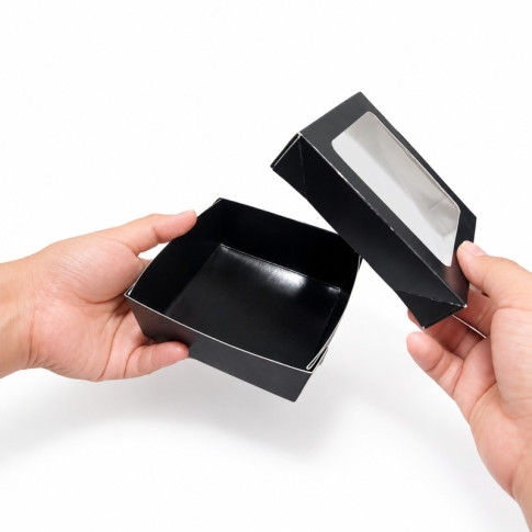 Boîte "Kray" carrée carton noir avec couvercle à fenêtre 115x115mm H40mm 350ml