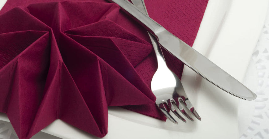 Pliage de serviettes en papier pour un mariage : Des astuces créatives pour sublimer votre table