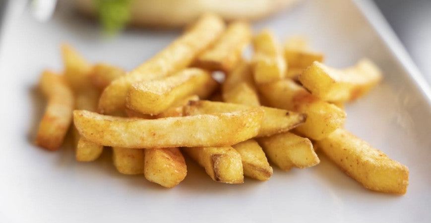 Les secrets d'une cuisson parfaite pour des frites belges croustillantes : Emballez-les avec style grâce aux emballages en carto