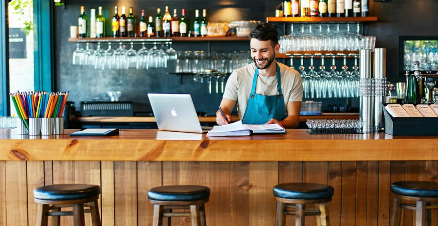 Ouvrir un bar : les étapes et démarches pour lancer son entreprise