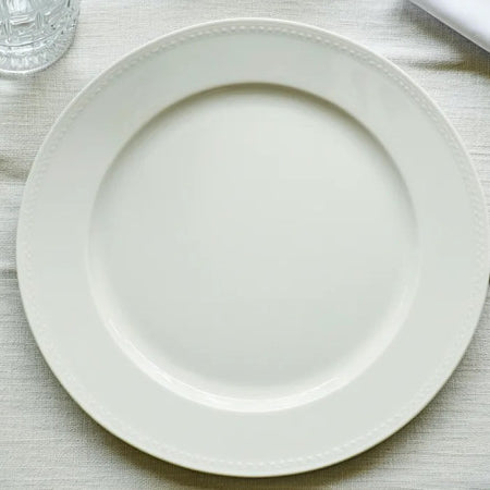 Taille assiette standard : les dimensions idéales pour un dressage réussi