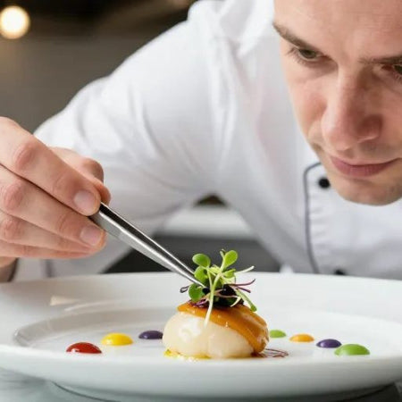 Décoration assiette : les 5 techniques simples pour un dressage gastronomique