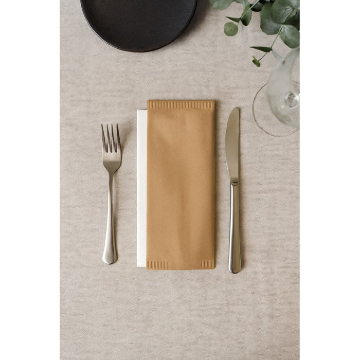 Pochette papier beige pour couverts avec serviette blanche 110x250mm