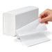 Serviette essuie-main blanche 2 plis pliage en W - 16,2 cm x 32 cm - en situation