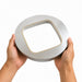 Opseal moule de scellage carré - 17,8 cm x 17,8 cm - en main